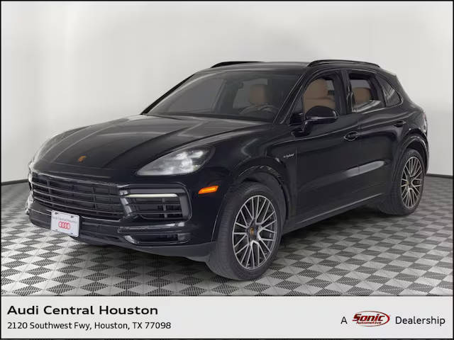 2021 Porsche Cayenne E-Hybrid AWD photo