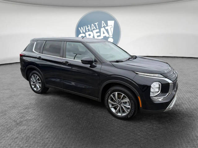 2022 Mitsubishi Outlander SE Launch Edition FWD photo