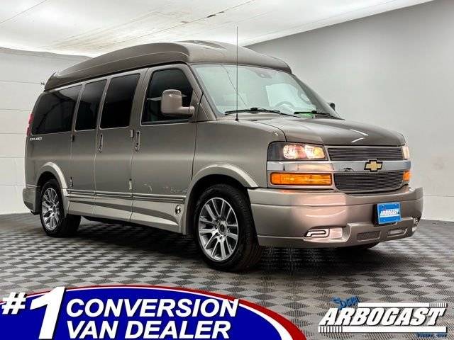 2021 Chevrolet Express LS RWD photo