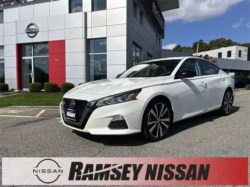 2021 Nissan Altima 2.5 SR AWD photo