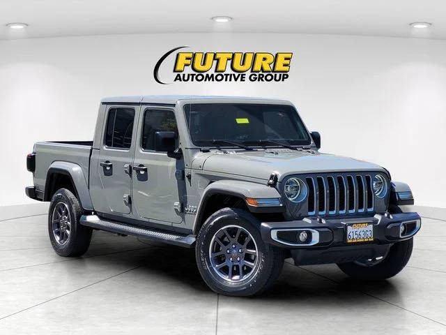 2021 Jeep Gladiator Overland 4WD photo