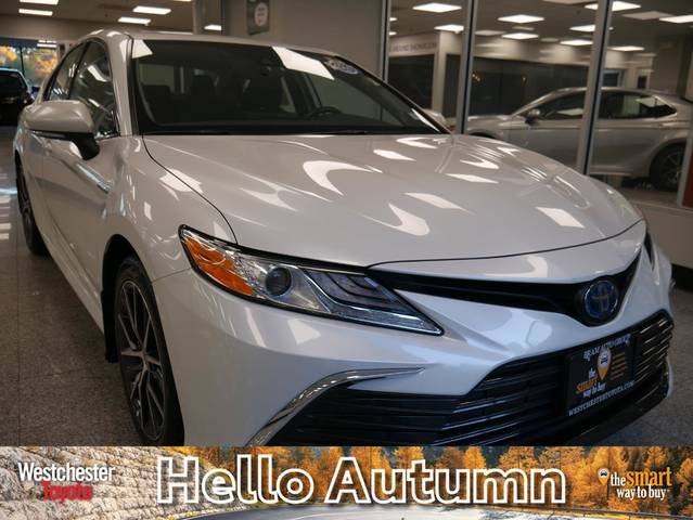 2021 Toyota Camry Hybrid XLE FWD photo