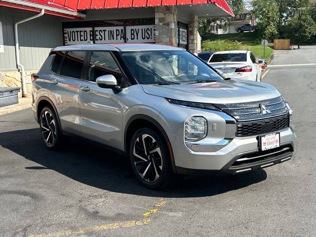 2022 Mitsubishi Outlander ES 4WD photo
