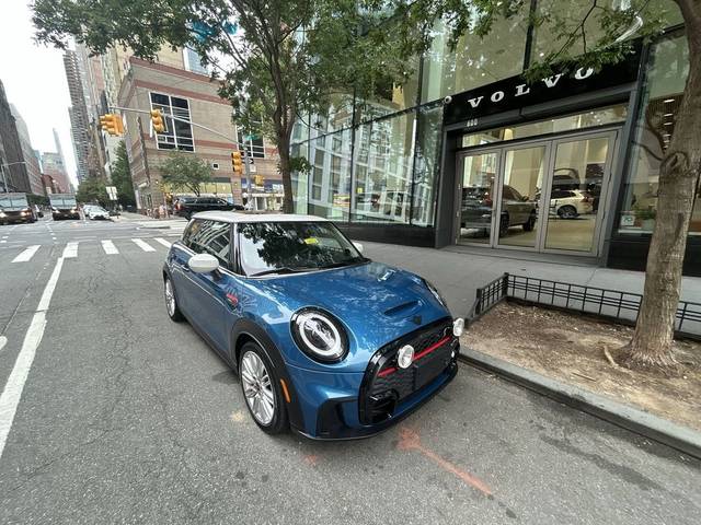 2022 MINI Hardtop 2 Door Cooper S FWD photo