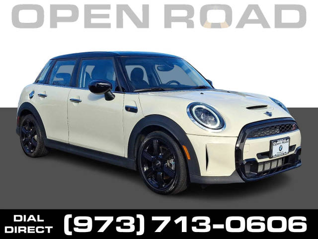 2022 MINI Hardtop 4 Door Cooper S FWD photo