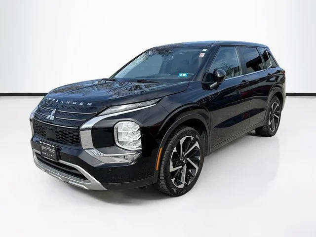 2022 Mitsubishi Outlander SE Launch Edition FWD photo