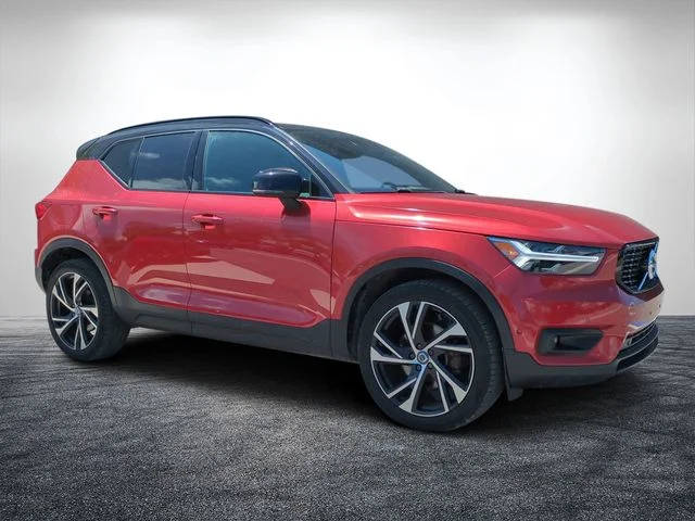 2019 Volvo XC40 R-Design AWD photo