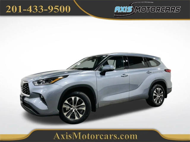 2021 Toyota Highlander XLE AWD photo