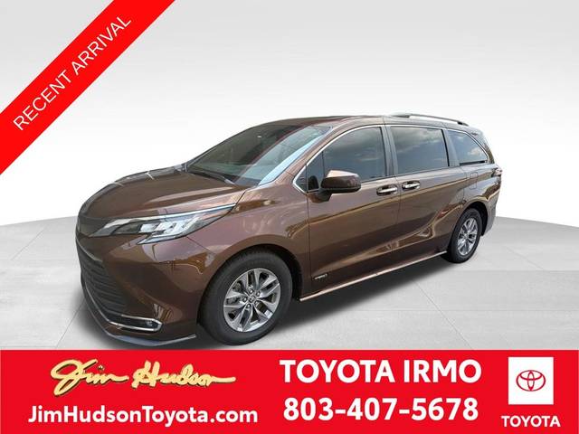 2021 Toyota Sienna XLE FWD photo