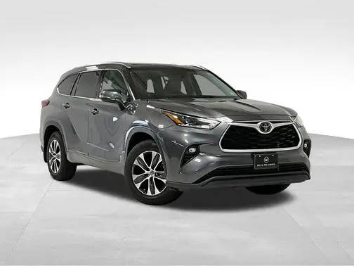 2021 Toyota Highlander XLE AWD photo