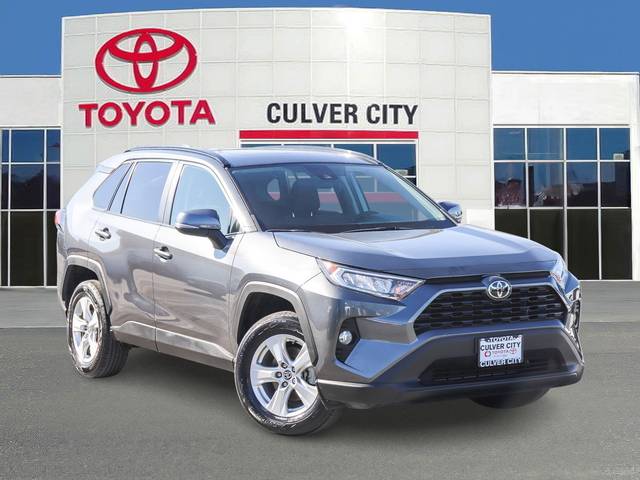 2021 Toyota RAV4 XLE FWD photo