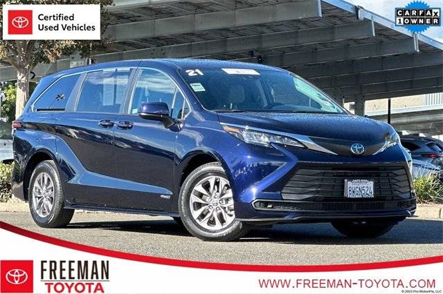 2021 Toyota Sienna LE AWD photo