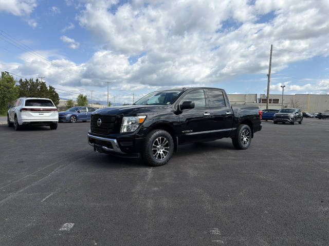 2021 Nissan Titan SV 4WD photo