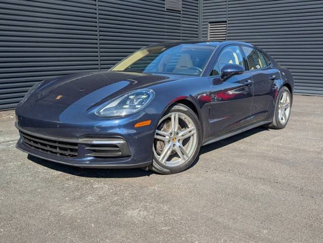 2018 Porsche Panamera 4 AWD photo