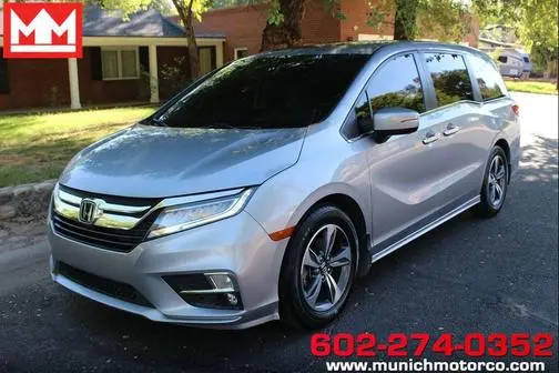 2018 Honda Odyssey Touring FWD photo