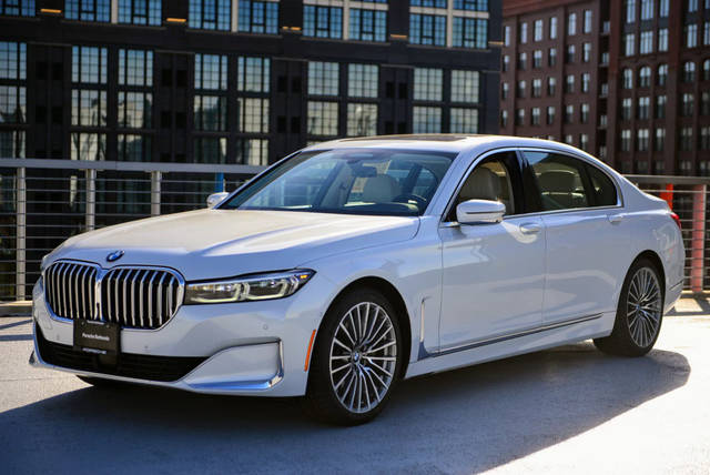 2022 BMW 7 Series 750i xDrive AWD photo