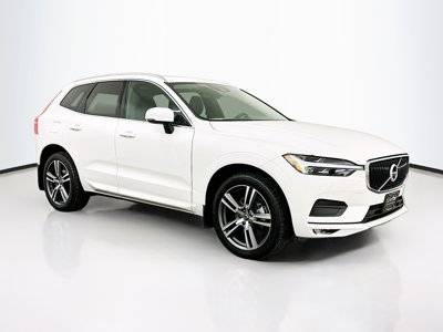 2021 Volvo XC60 Momentum AWD photo