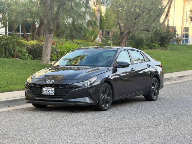 2021 Hyundai Elantra SEL FWD photo