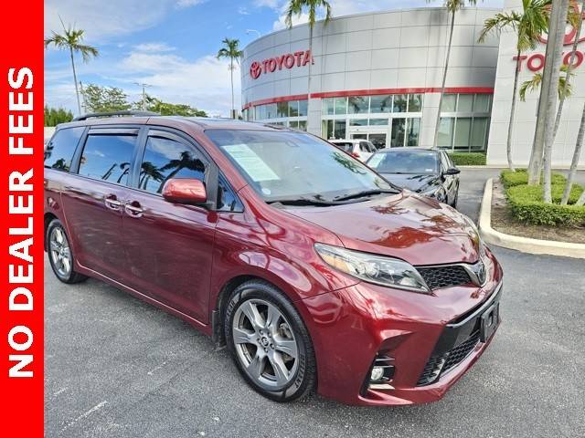 2019 Toyota Sienna SE Premium FWD photo