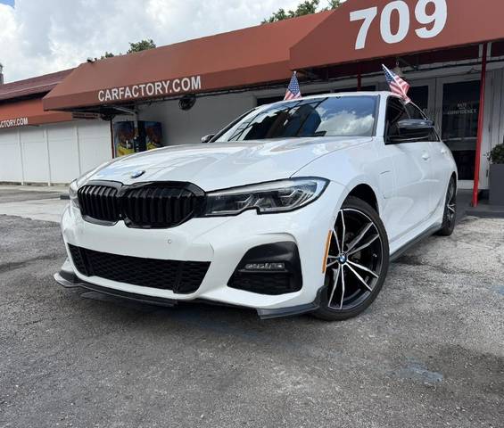 2021 BMW 3 Series 330e RWD photo