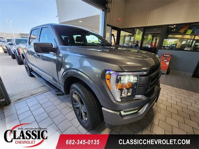 2021 Ford  LARIAT 4WD photo