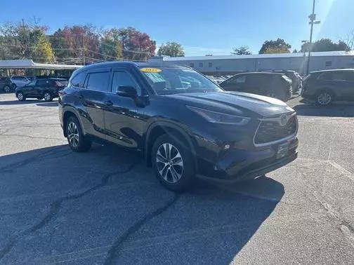 2021 Toyota Highlander Hybrid XLE AWD photo