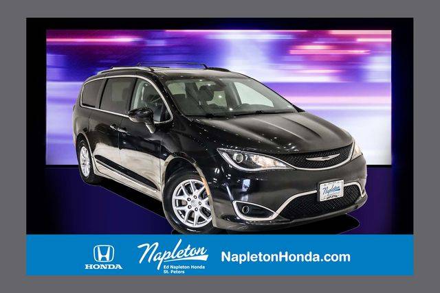 2020 Chrysler Pacifica Minivan Touring L FWD photo