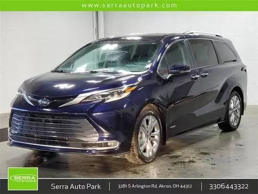 2021 Toyota Sienna Platinum FWD photo