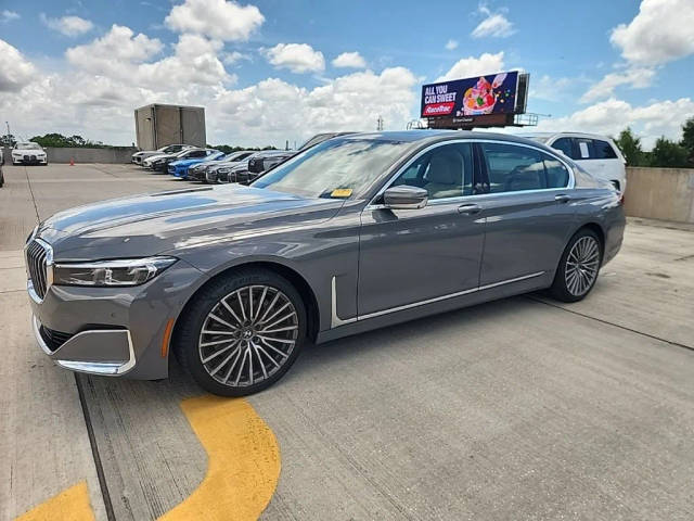 2022 BMW 7 Series 740i RWD photo