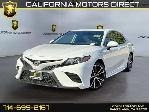 2020 Toyota Camry SE FWD photo