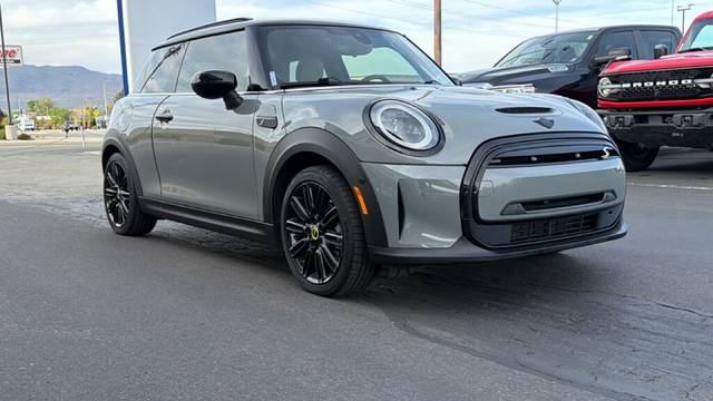 2022 MINI Hardtop 2 Door Cooper SE FWD photo