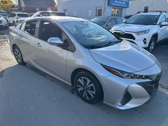 2018 Toyota Prius Prime Premium FWD photo
