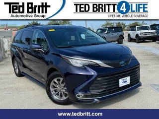 2021 Toyota Sienna XLE AWD photo