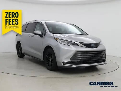 2021 Toyota Sienna Limited FWD photo