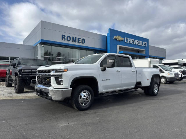 2021 Chevrolet Silverado 3500HD LT 4WD photo