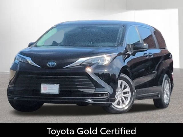 2021 Toyota Sienna LE FWD photo