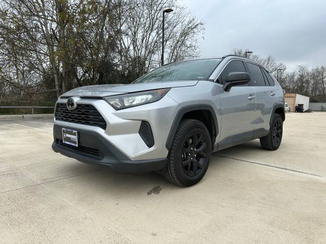 2021 Toyota RAV4 LE FWD photo