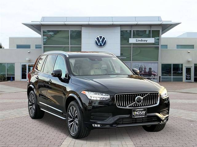 2021 Volvo XC90 Momentum AWD photo