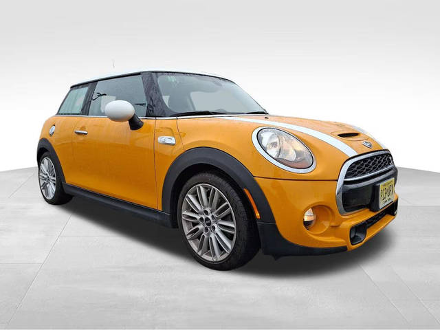 2015 MINI Hardtop 2 Door S FWD photo