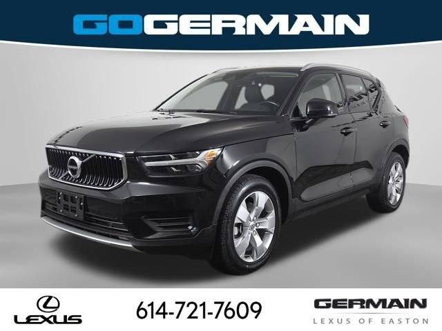 2019 Volvo XC40 Momentum AWD photo