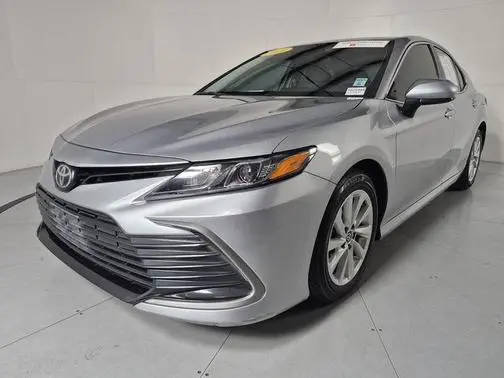 2021 Toyota Camry LE FWD photo