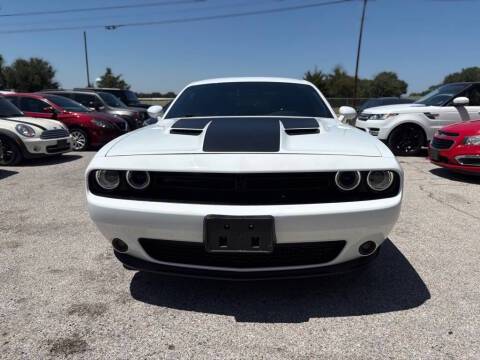 2021 Dodge Challenger SXT RWD photo