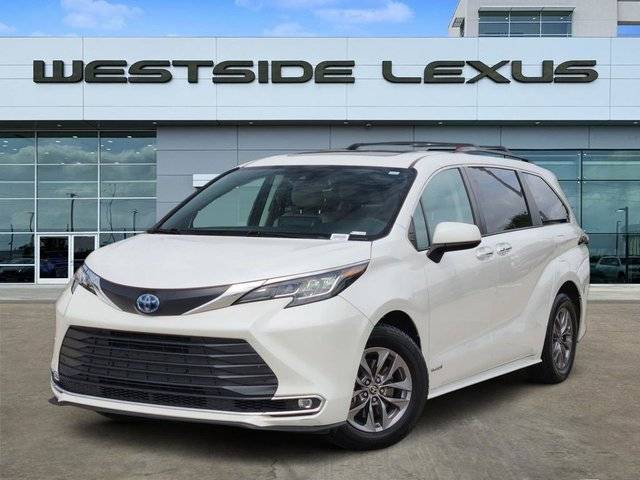 2021 Toyota Sienna XLE FWD photo