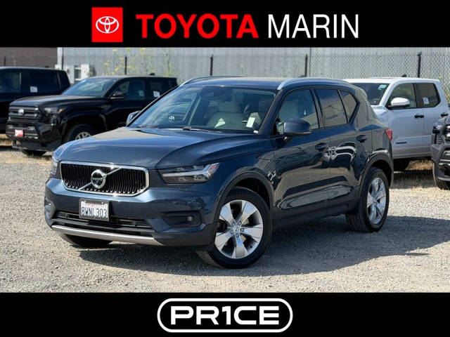 2021 Volvo XC40 Momentum AWD photo
