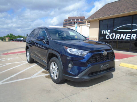 2021 Toyota RAV4 XLE FWD photo