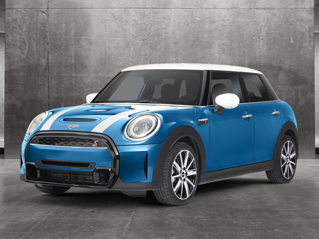 2022 MINI Hardtop 4 Door Cooper FWD photo