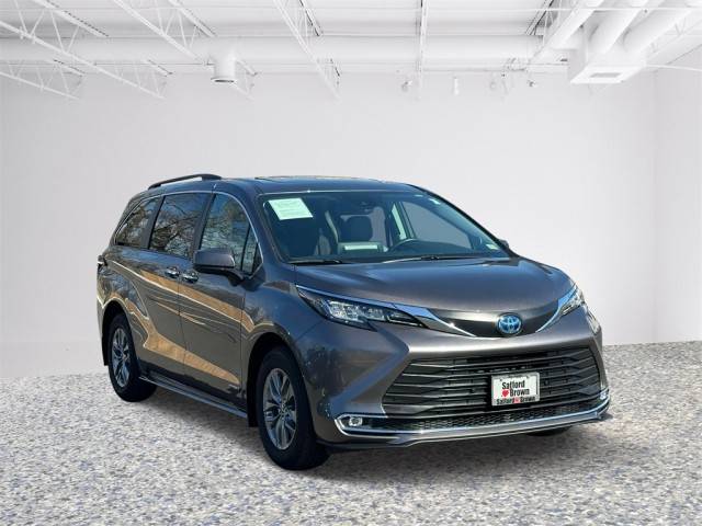 2021 Toyota Sienna XLE AWD photo