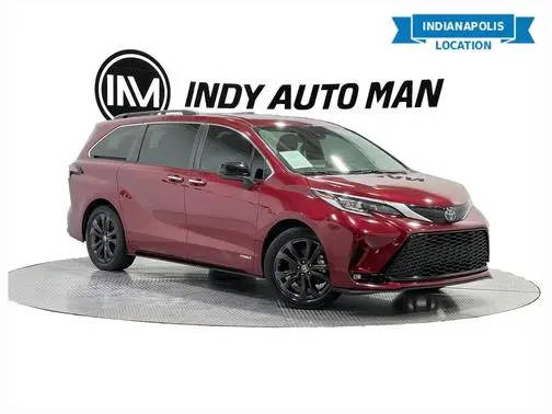 2021 Toyota Sienna XSE FWD photo