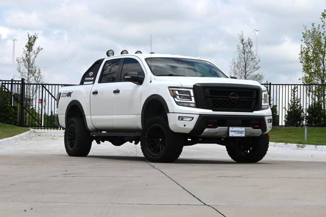 2021 Nissan Titan PRO-4X 4WD photo
