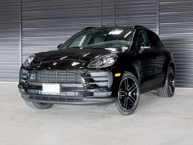 2021 Porsche Macan  AWD photo